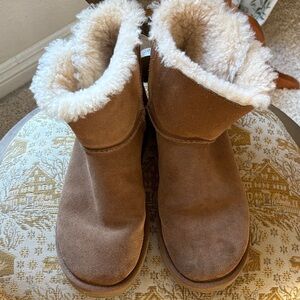 Cozy Brown Ugg  Bailey Shearling-Lined Women's Boots size 10